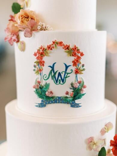 Hispanic & Scottish Wedding Monogram Crest on Wedding Cake